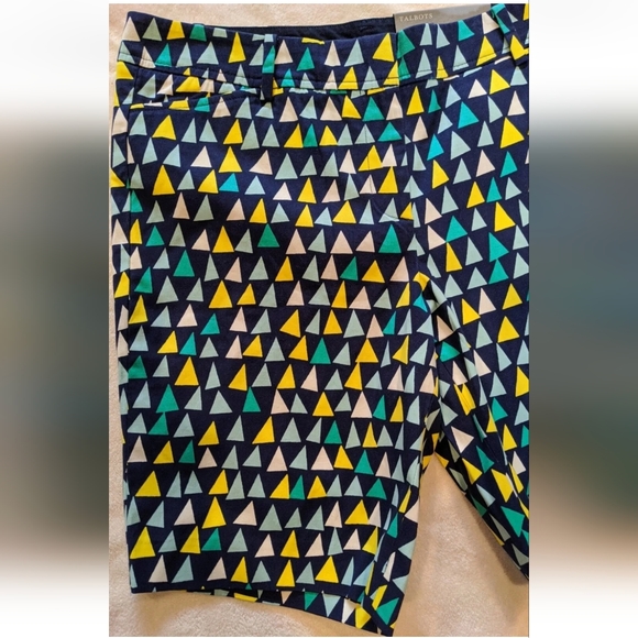 Talbots Perfect Short 9.5" Shorts Sz 8P Blue/Green/Yellow/White Triangles - NWT - Picture 4 of 10